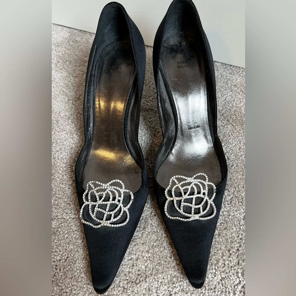 Vera Wang Satin Heels w/ Crystal Roses, Size 39 (9)